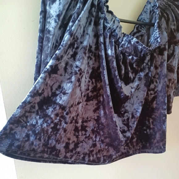 5/$25✨️NWOT🏷️Off the Shoulders Valour Top - Picture 4 of 4